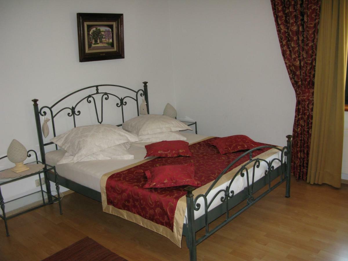 Bed And Breakfast Villa Iris Moscenicka Draga Exterior photo